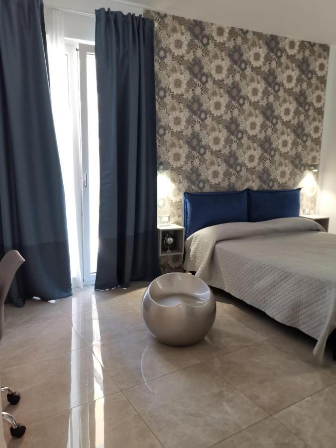 Margherita Boutique Rooms Маргерита-ди-Савойя Экстерьер фото