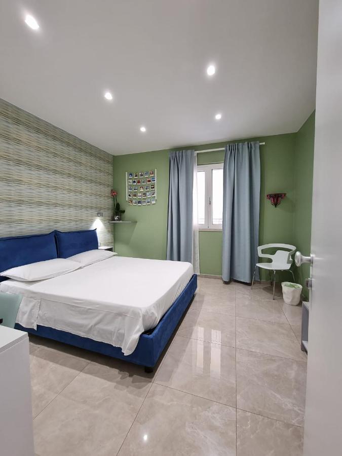 Margherita Boutique Rooms Маргерита-ди-Савойя Экстерьер фото